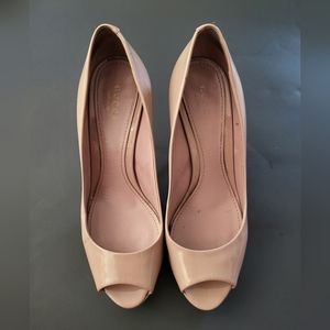 Gucci Nude Peep-Toe Patent Leather Pumps
